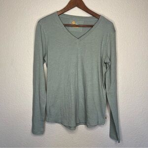 Carhartt Sage Light Green Long Sleeve V-Neck Top Size Medium 8/10
